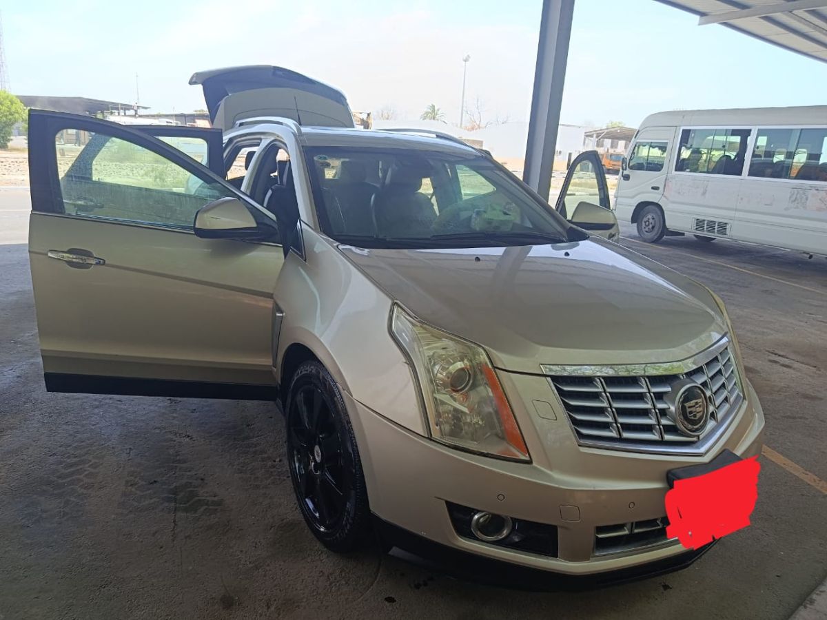 Cadillac SRX 4 2015, full option, automatique, climatisée, cuir, grand coffre, caméra de recul