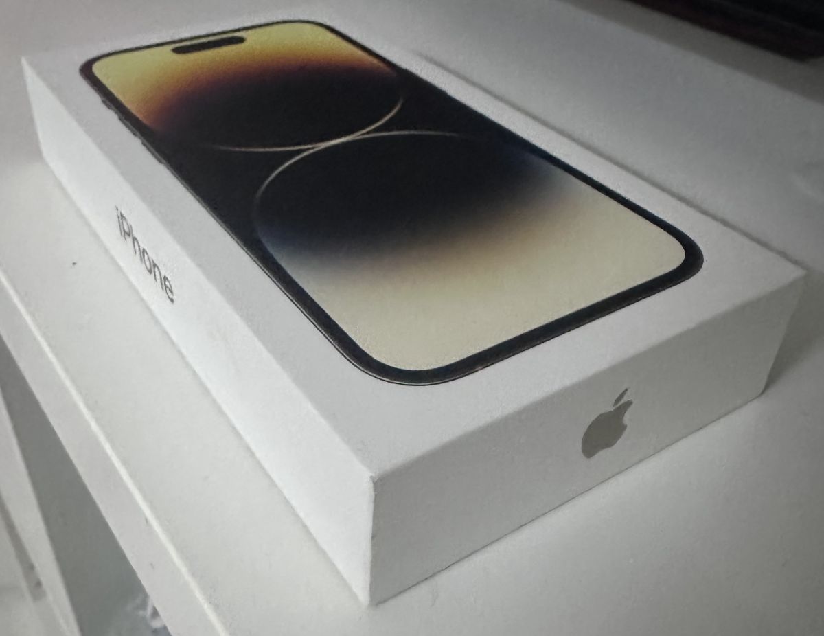 iPhone 14 Pro 256 Go Gold en excellent état