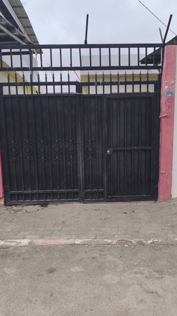 Maison F3 avec parking à vendre à Cité Alhamdani