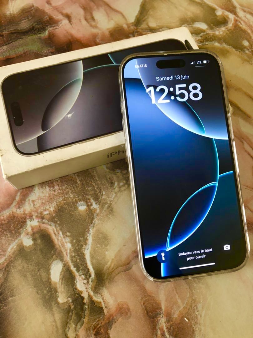iPhone 16 Pro blanc 128 Go en excellent état