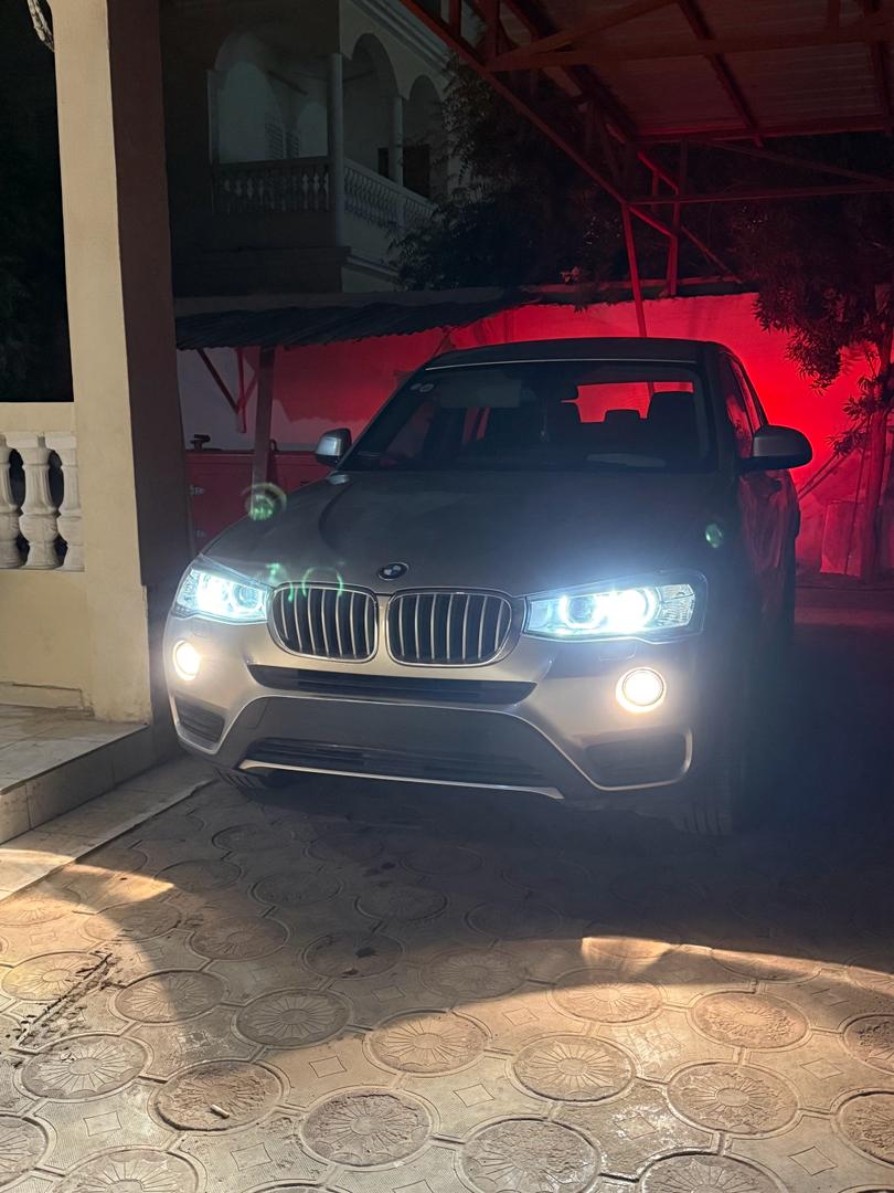 BMW X3 2017 essence 8 vitesses intégrale couleur or